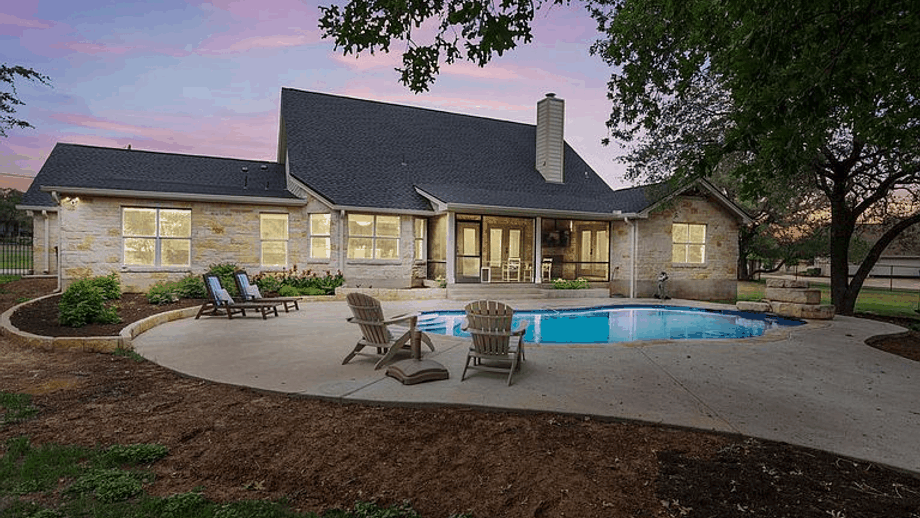 208 Neal Dr, Liberty Hill, TX 78642 photo tour