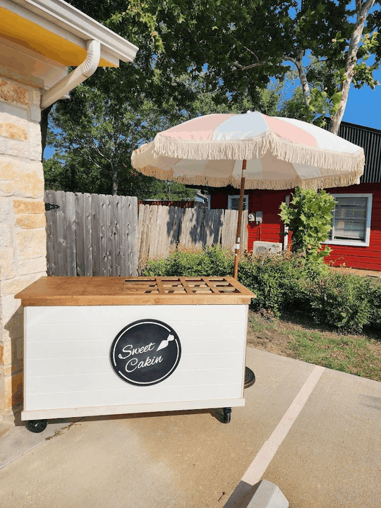 🧁 Freshly baked custom cakes in Leander photo tour