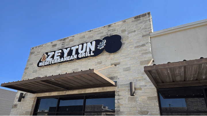 🥙 A Mediterranean dining spot in Leander photo tour