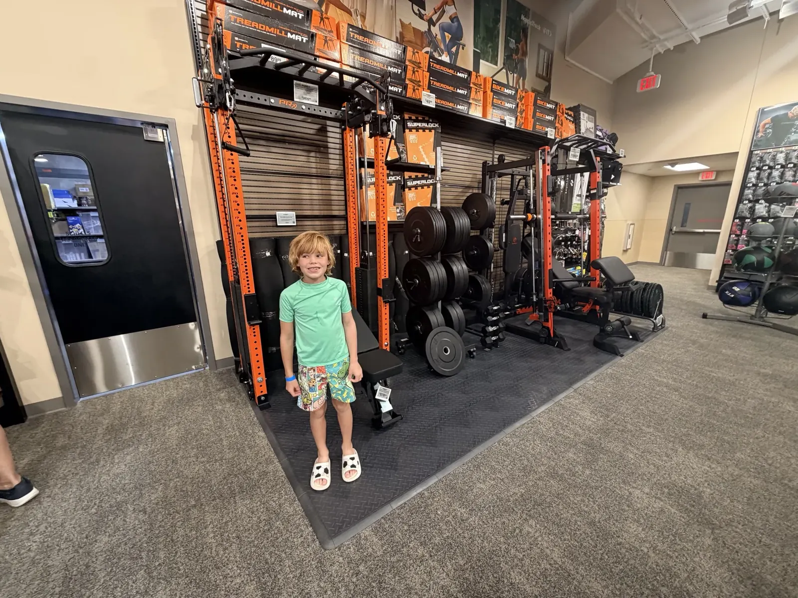 Home gym equipment, racks and free weights inside Cedar Park SCHEELS
